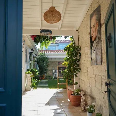 Muezeyyen Hanim Konagi * Alacati