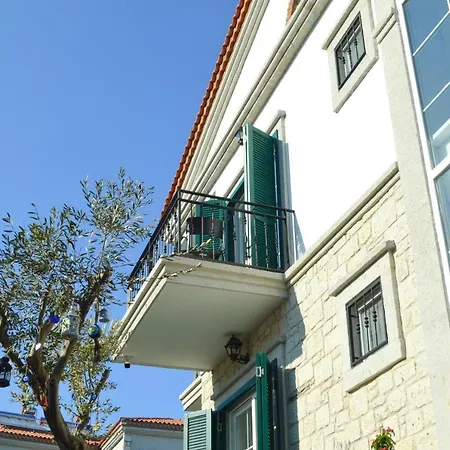 Muezeyyen Hanim Konagi Alaçatı