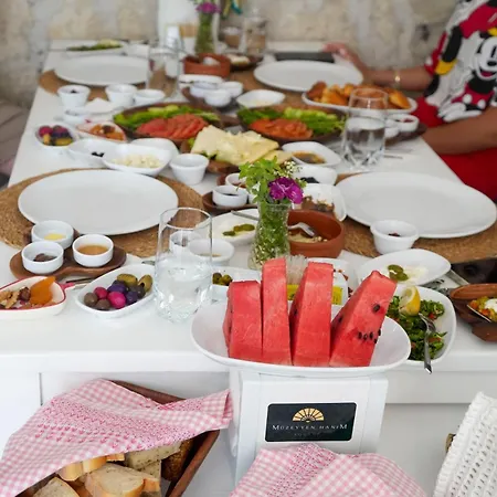 Hotell Muezeyyen Hanim Konagi *