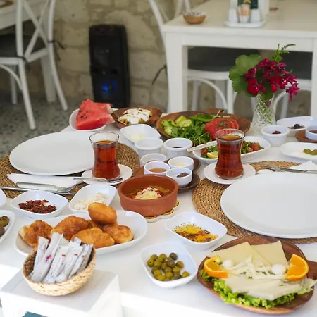 Muezeyyen Hanim Konagi Alacati