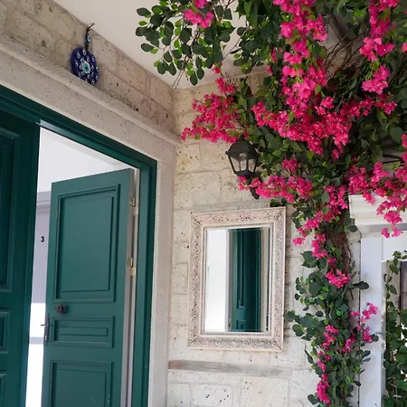 Muezeyyen Hanim Konagi Hotel Alacati