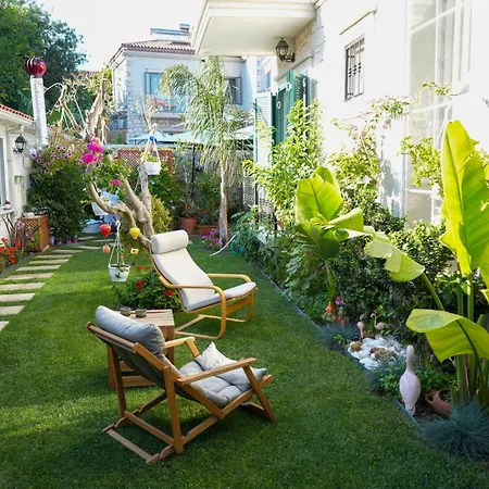 Muezeyyen Hanim Konagi * Alaçatı