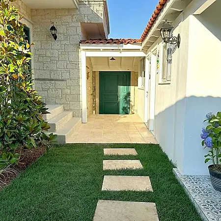 Muezeyyen Hanim Konagi Hotel *